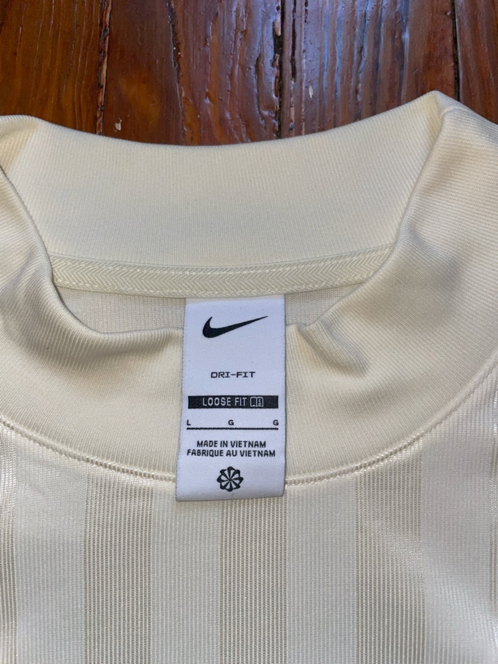 Nike Airmx Long Sleeve Liverpool Football Jersey with Red Accents - Picture 2 of 4